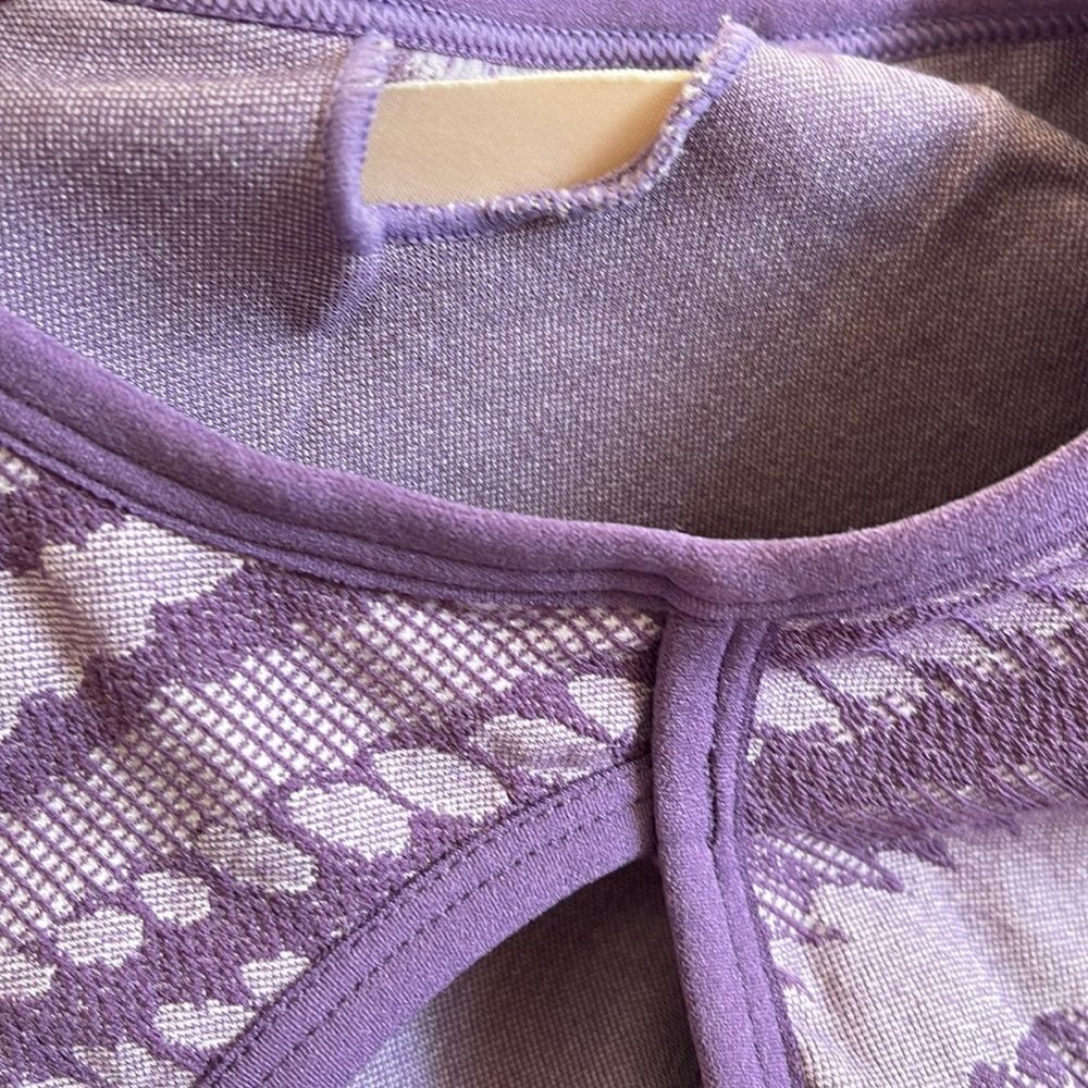 Bella Movement purple lilac lavender sports bra slimming fit NEW NWT small soft - Picture 12 of 13